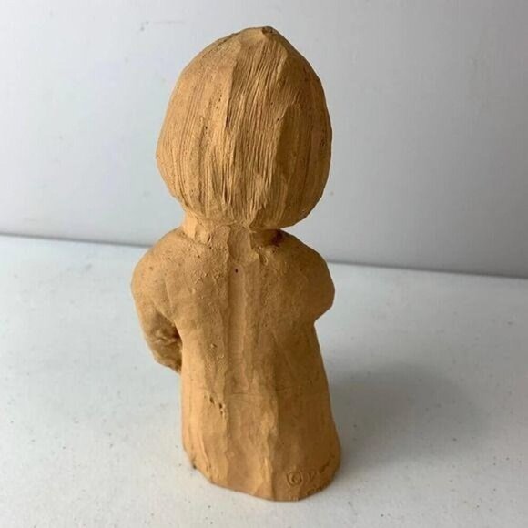 Dave Grossman Clay Girl with Rabbit - Picture 3 of 5